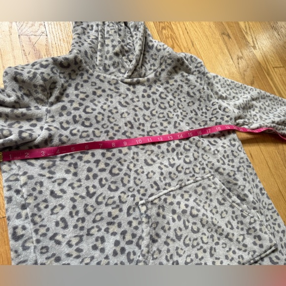 Leopard Print Hooded robe dress, size small/medium - Picture 5 of 6